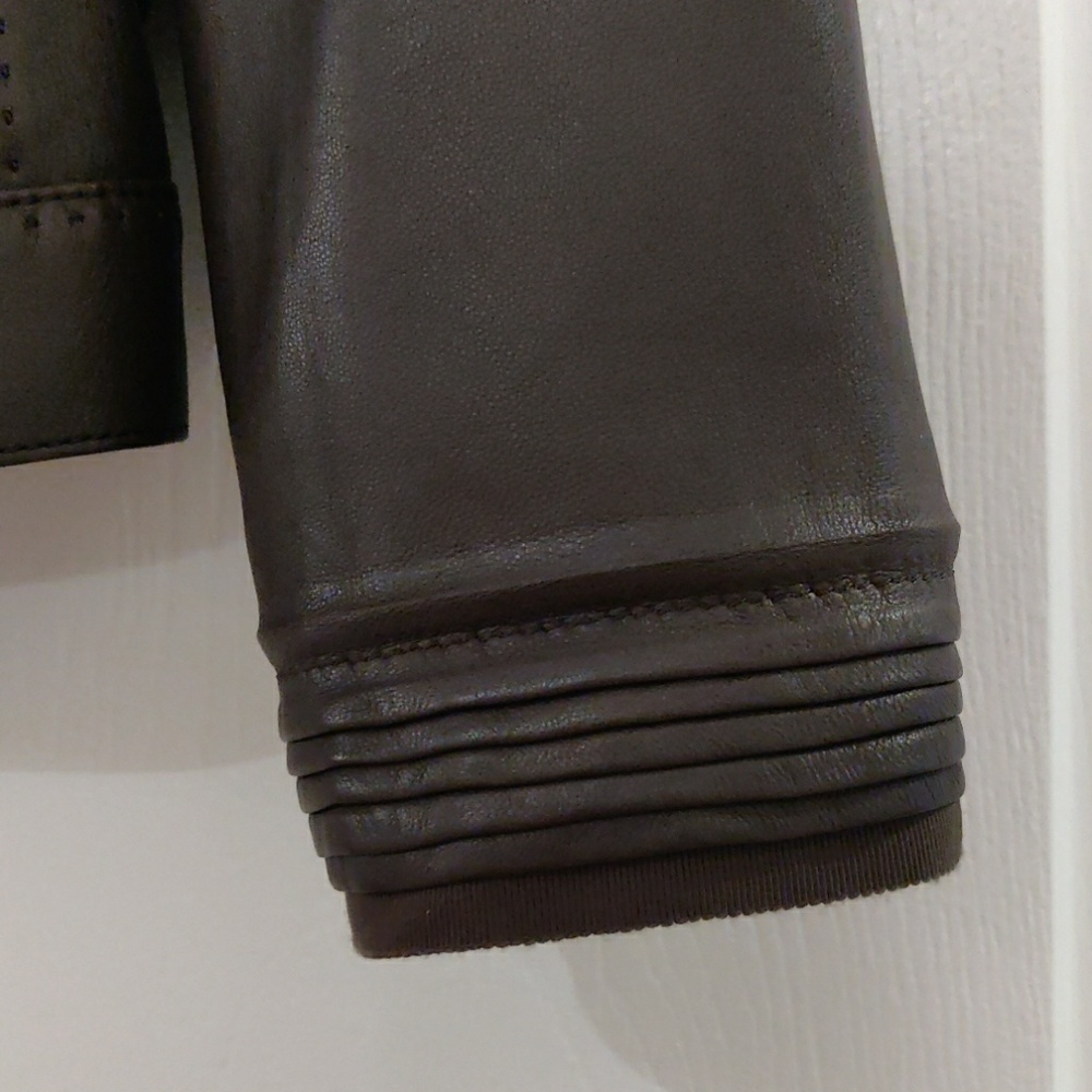 Leather jacket - Picture 5 of 7